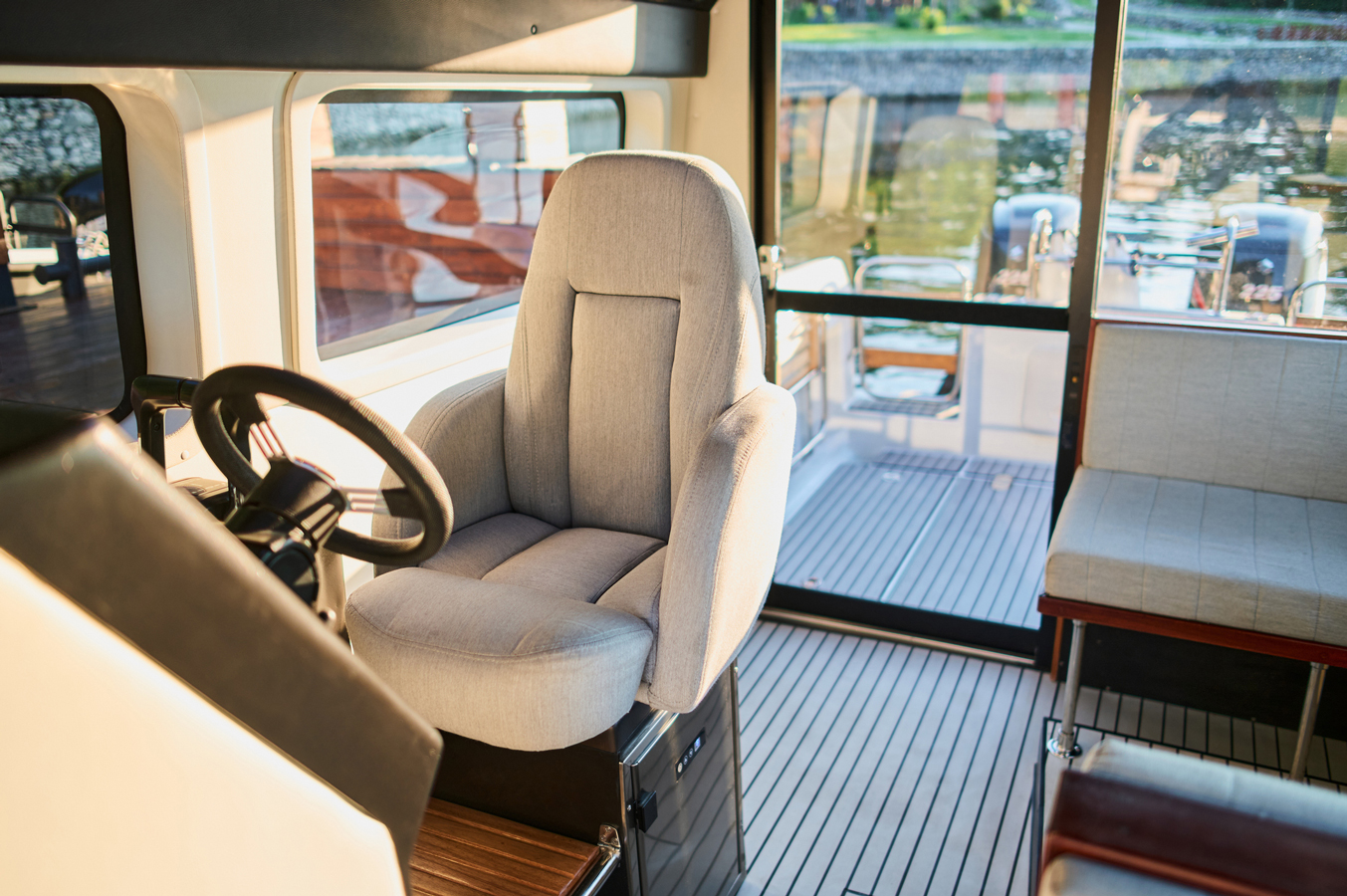 Pneumatic Fill and Bleed Systems for Boat Seats